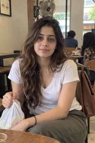 Ritika, 22, from Dehradun, escort in Majestic, Bangalore